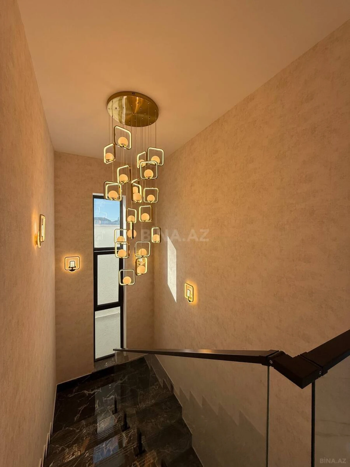 Satılır 5 otaqlı həyət evi 200 m²