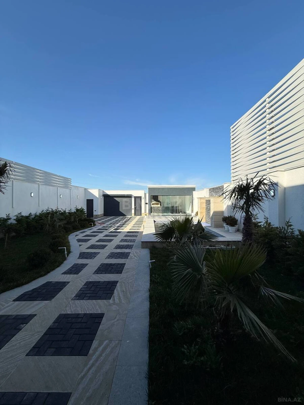 Satılır 5 otaqlı həyət evi 200 m²