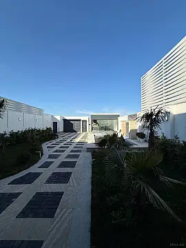 Satılır 5 otaqlı həyət evi 200 m²