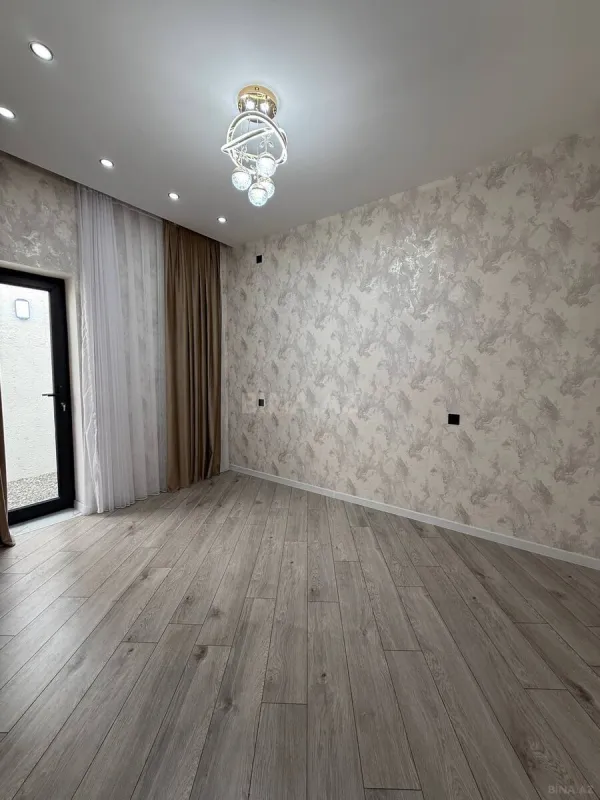 Satılır 5 otaqlı həyət evi 200 m²
