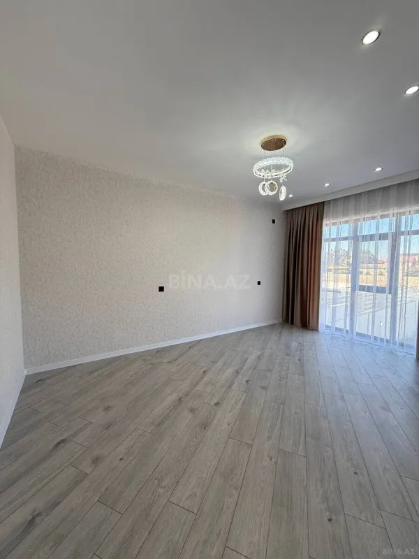 Satılır 5 otaqlı həyət evi 200 m²