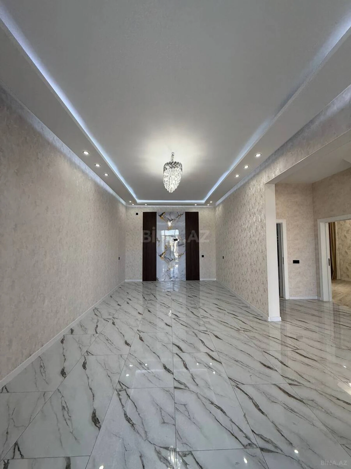 Satılır 5 otaqlı həyət evi 200 m²