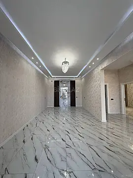 Satılır 5 otaqlı həyət evi 200 m²