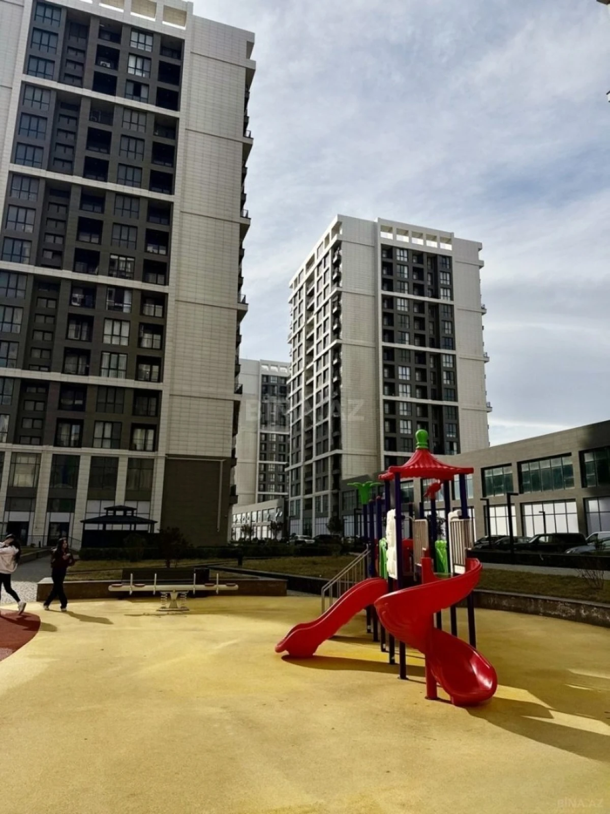 Satılır 2 otaqlı mənzil 108.2 m²