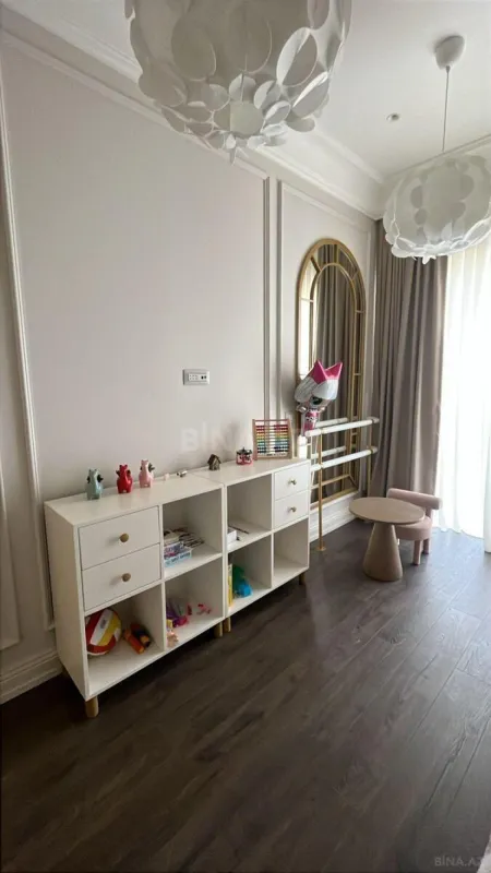 Satılır 3 otaqlı mənzil 112.4 m²
