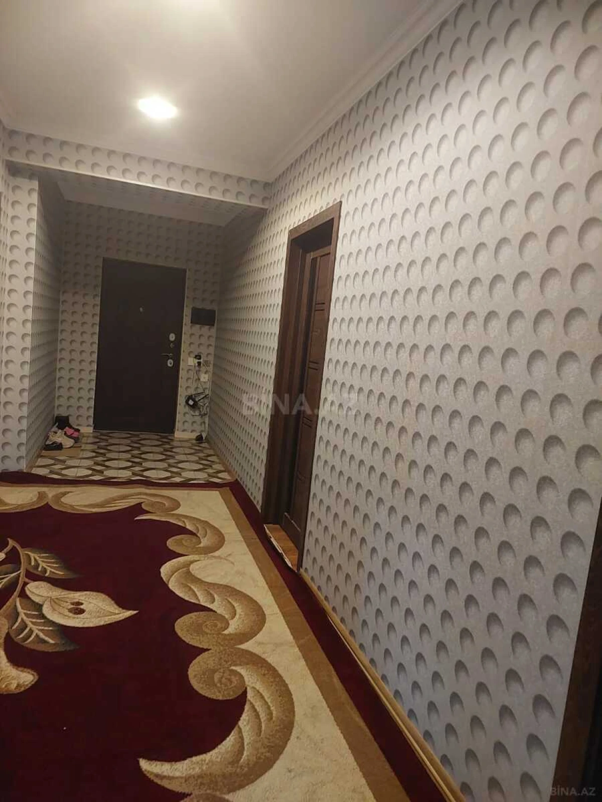 Satılır 3 otaqlı mənzil 134 m²