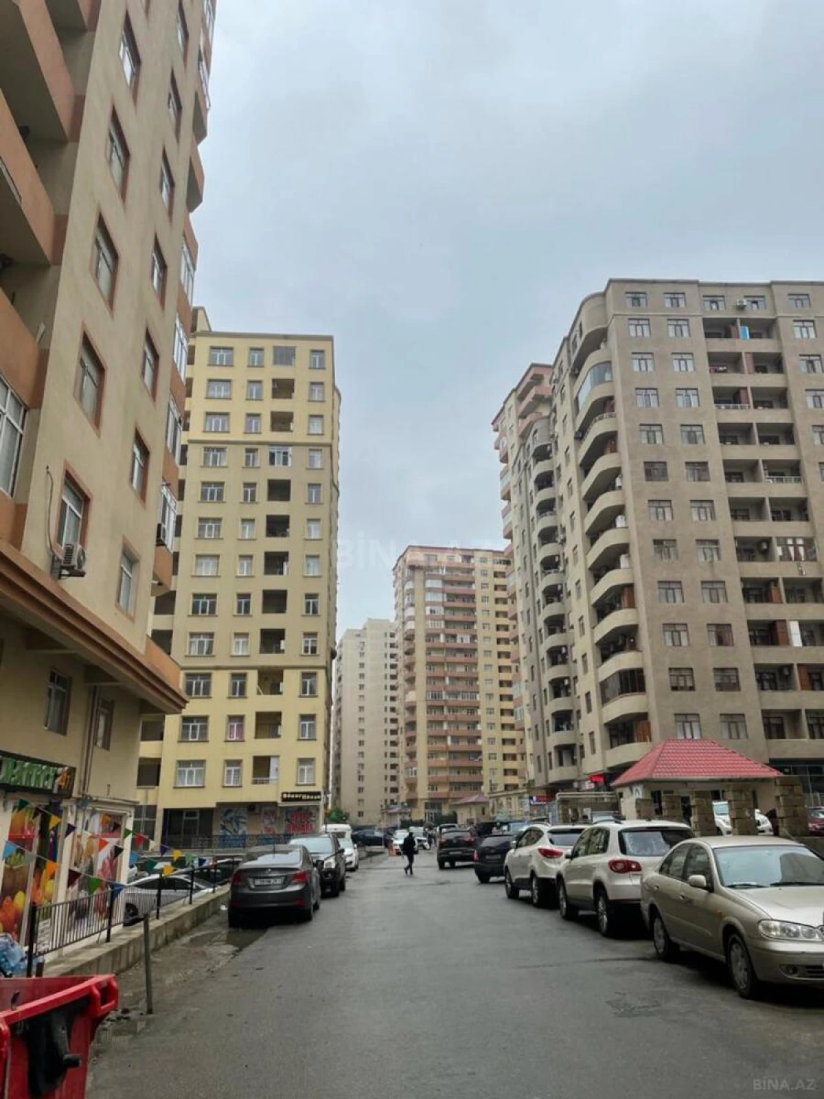 Satılır 3 otaqlı mənzil 134 m²