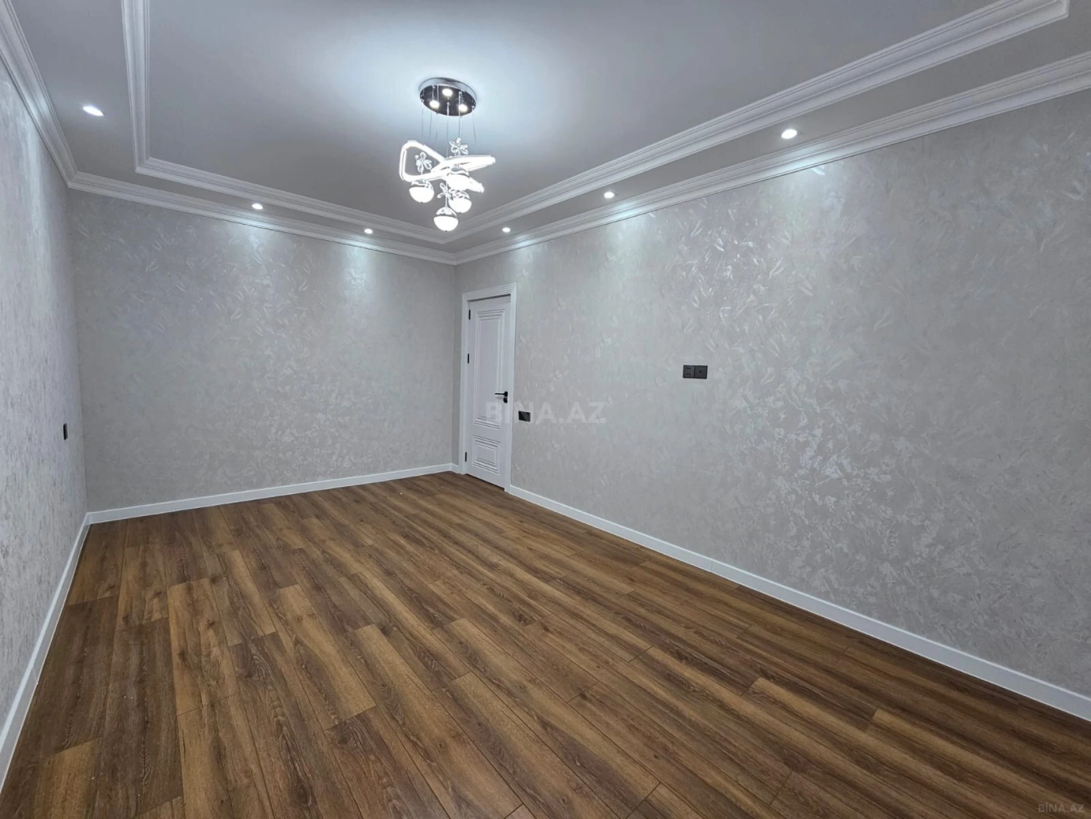 Satılır 2 otaqlı mənzil 55 m²