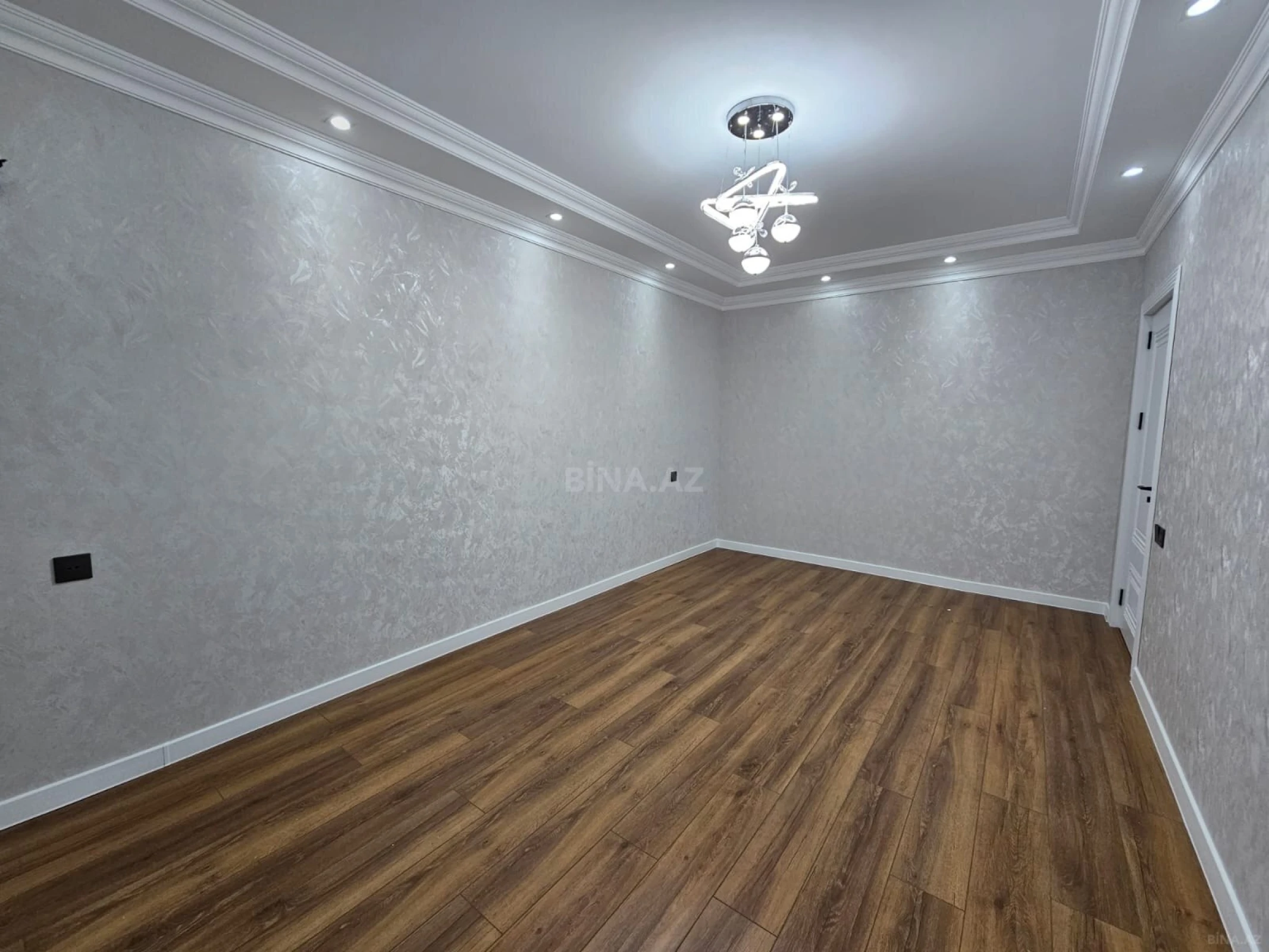 Satılır 2 otaqlı mənzil 55 m²
