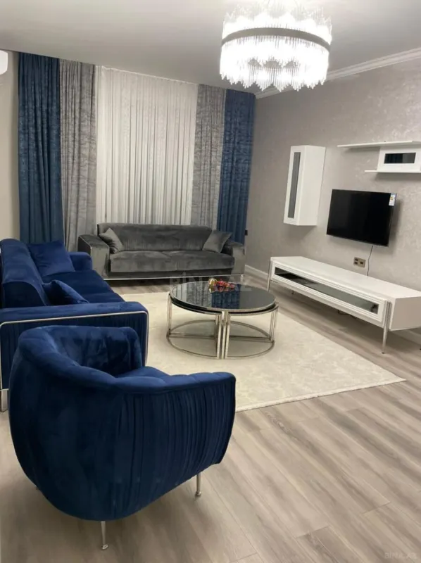 Kirayə verilir 2 otaqlı mənzil 105 m²