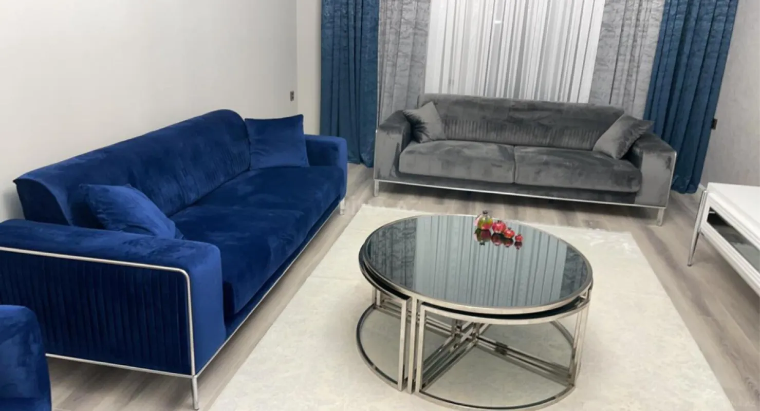 Kirayə verilir 2 otaqlı mənzil 105 m²