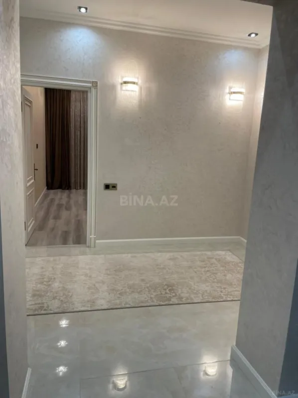 Kirayə verilir 2 otaqlı mənzil 105 m²