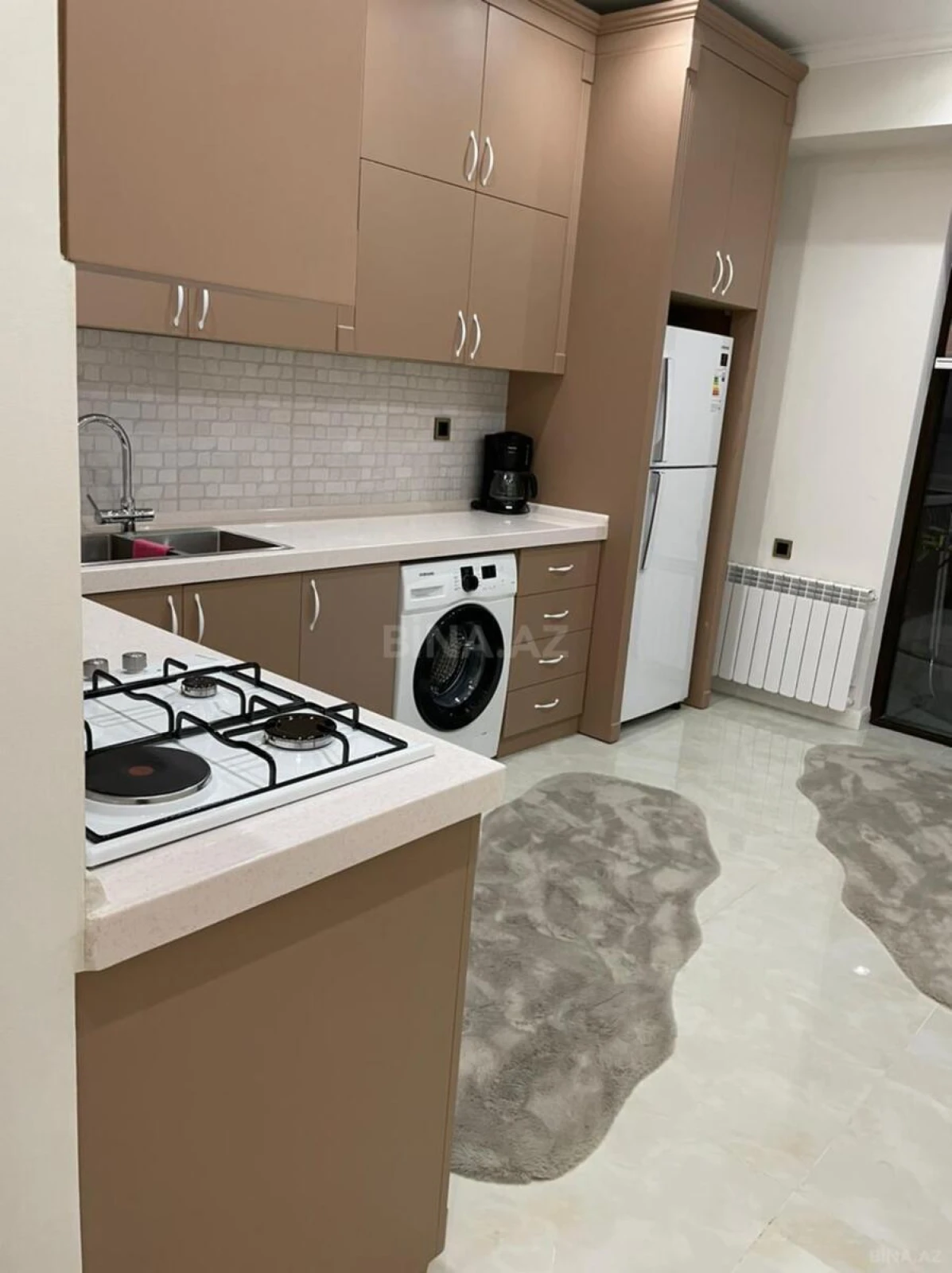 Kirayə verilir 2 otaqlı mənzil 105 m²