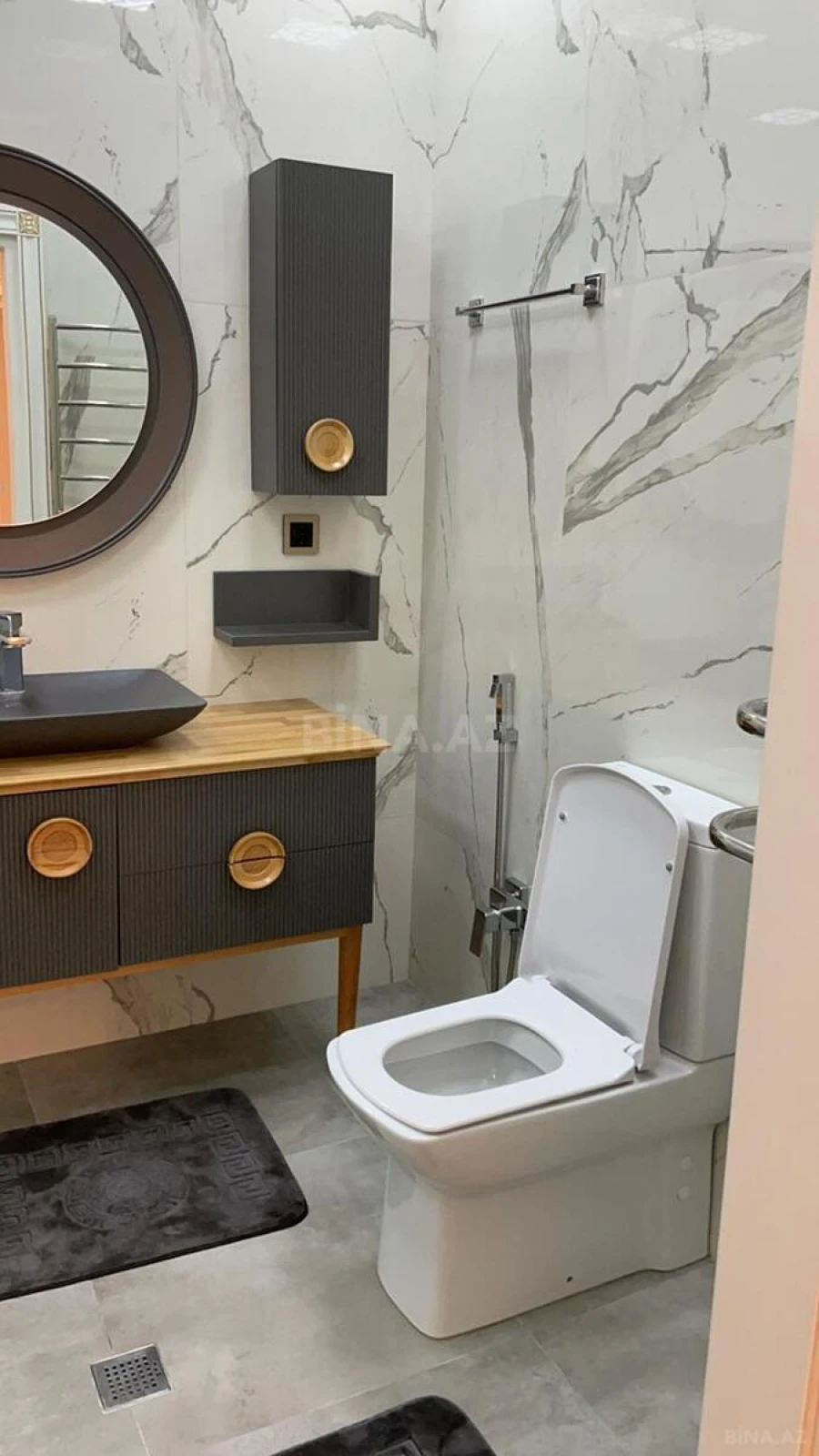 Kirayə verilir 2 otaqlı mənzil 105 m²