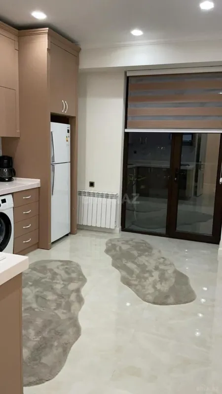 Kirayə verilir 2 otaqlı mənzil 105 m²