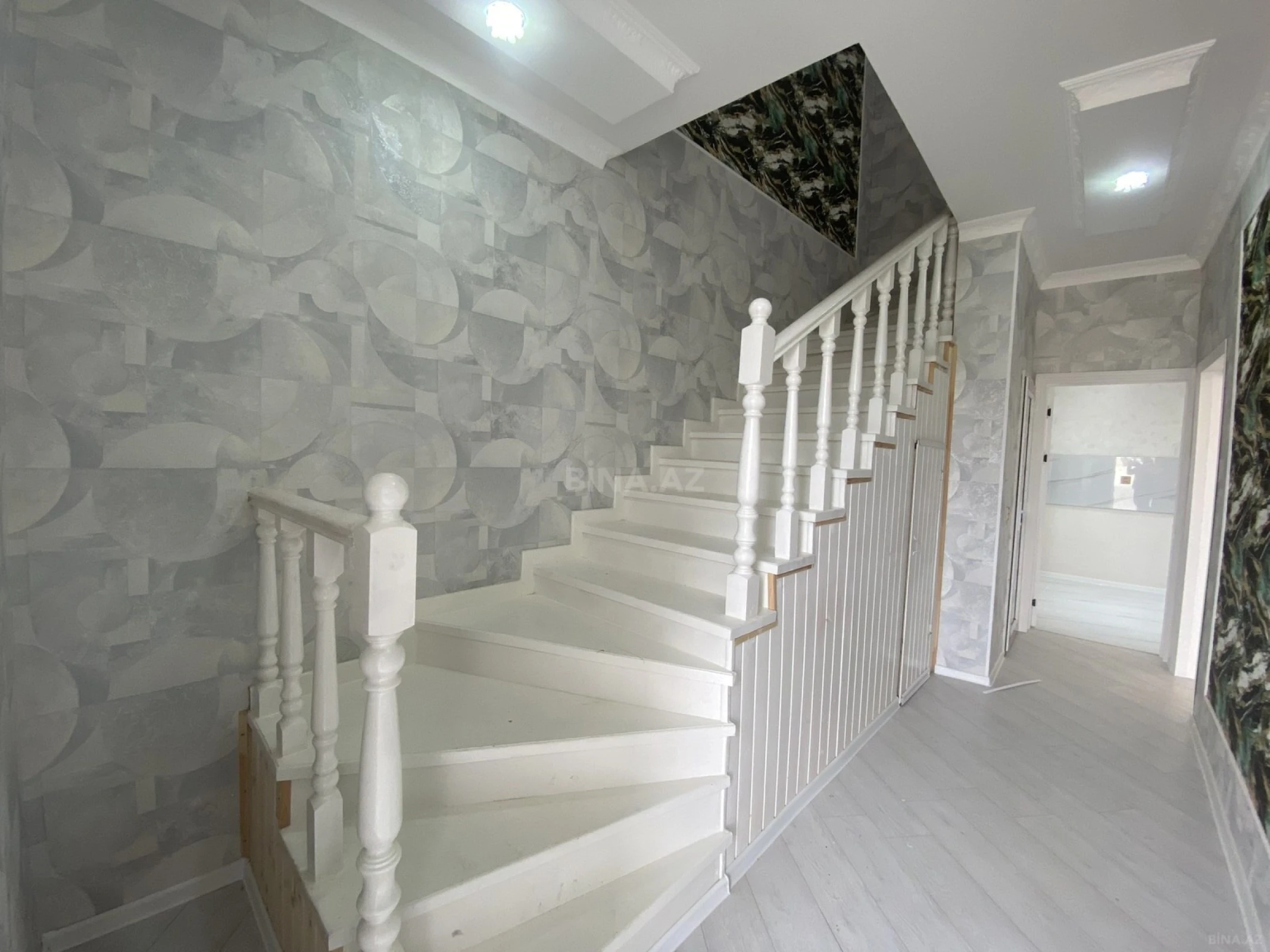 Satılır 5 otaqlı həyət evi 140 m²