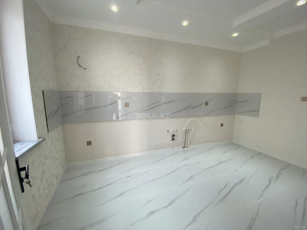 Satılır 5 otaqlı həyət evi 140 m²
