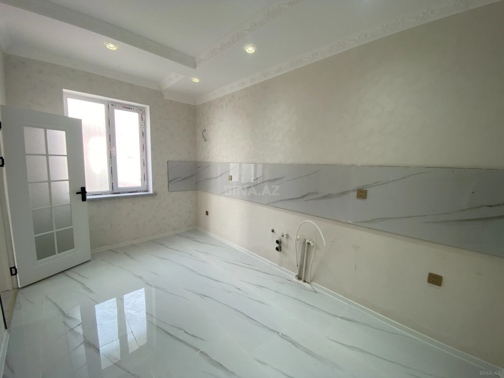 Satılır 5 otaqlı həyət evi 140 m²