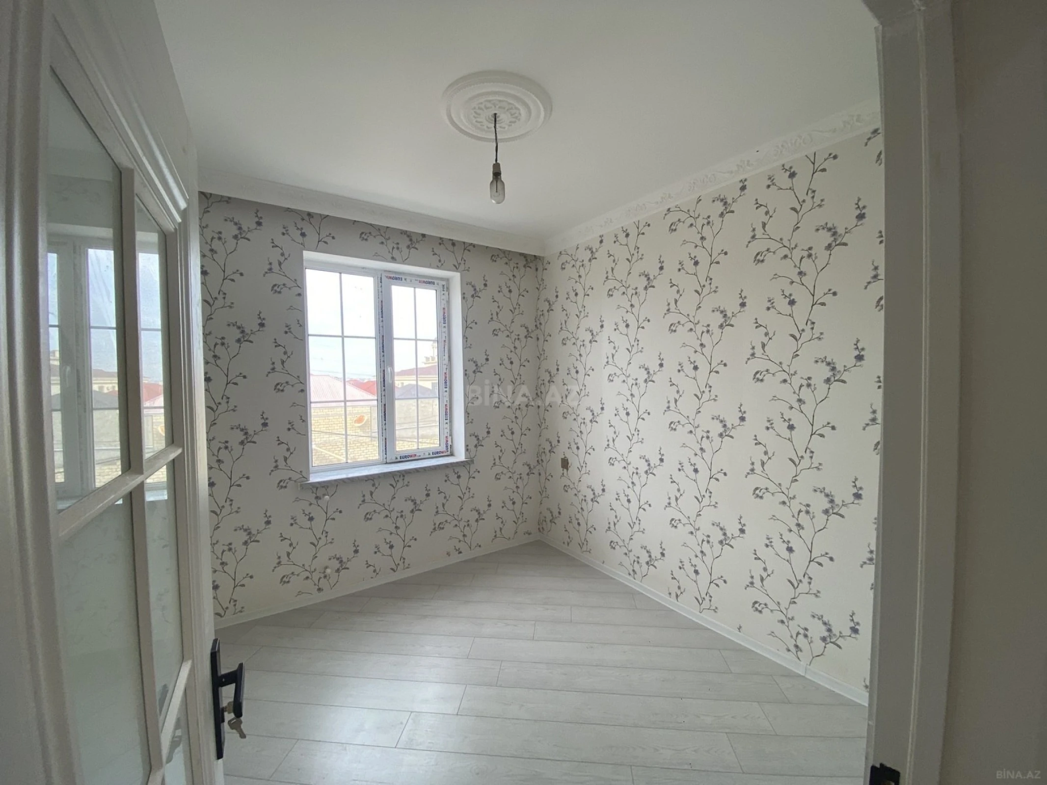 Satılır 5 otaqlı həyət evi 140 m²