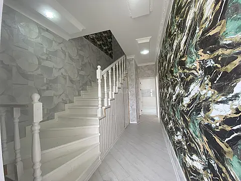 Satılır 5 otaqlı həyət evi 140 m²