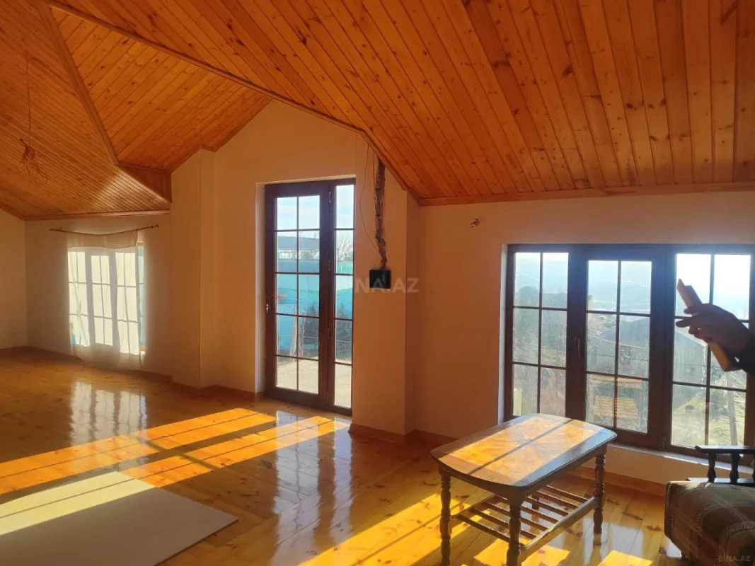 Satılır 4 otaqlı həyət evi 160 m²