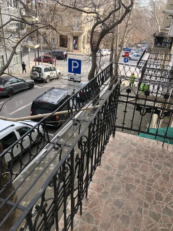 Kirayə verilir 2 otaqlı ofis 50 m²