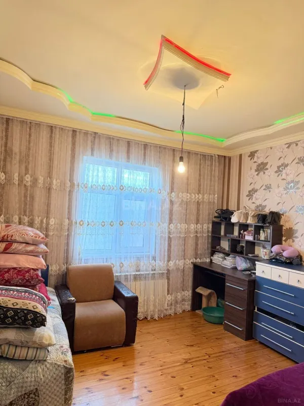 Satılır 4 otaqlı həyət evi 100 m²