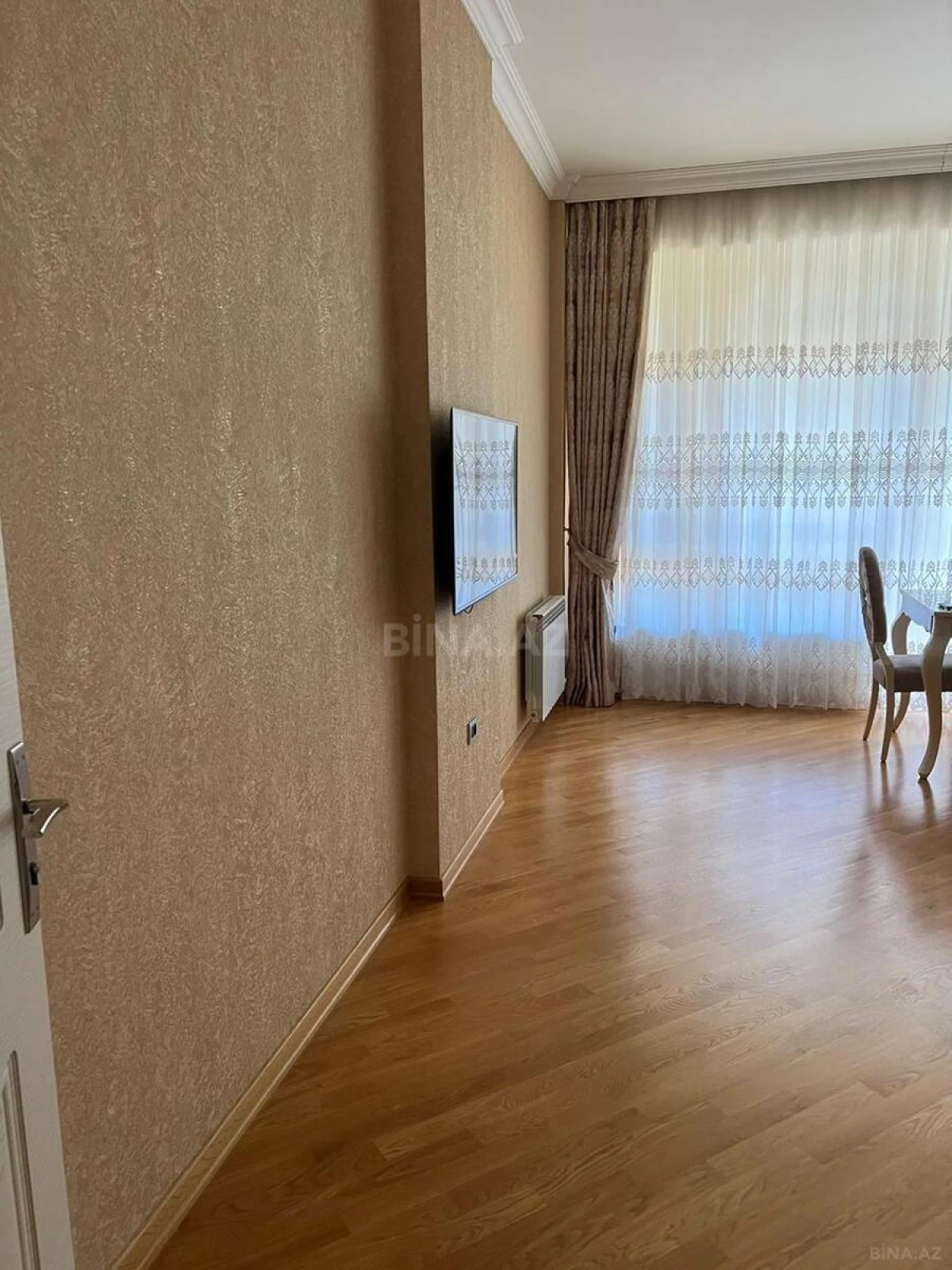 Kirayə verilir 2 otaqlı mənzil 100 m²