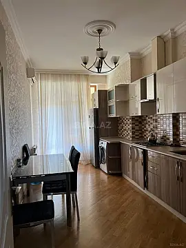 Kirayə verilir 2 otaqlı mənzil 100 m²