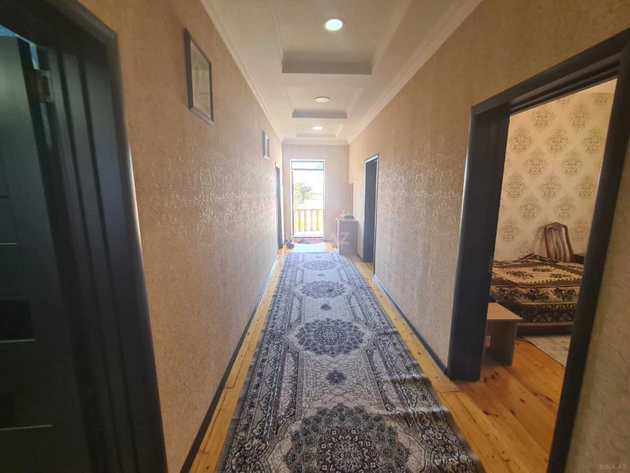 Satılır 6 otaqlı həyət evi 240 m²