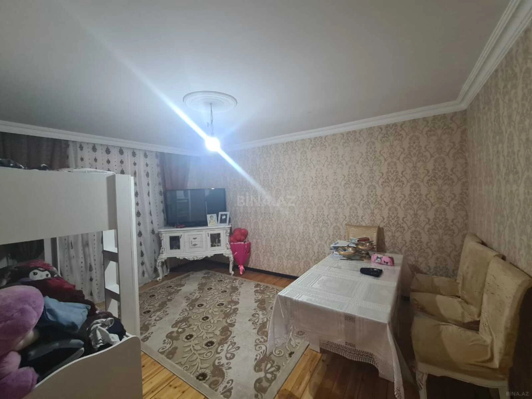 Satılır 6 otaqlı həyət evi 240 m²