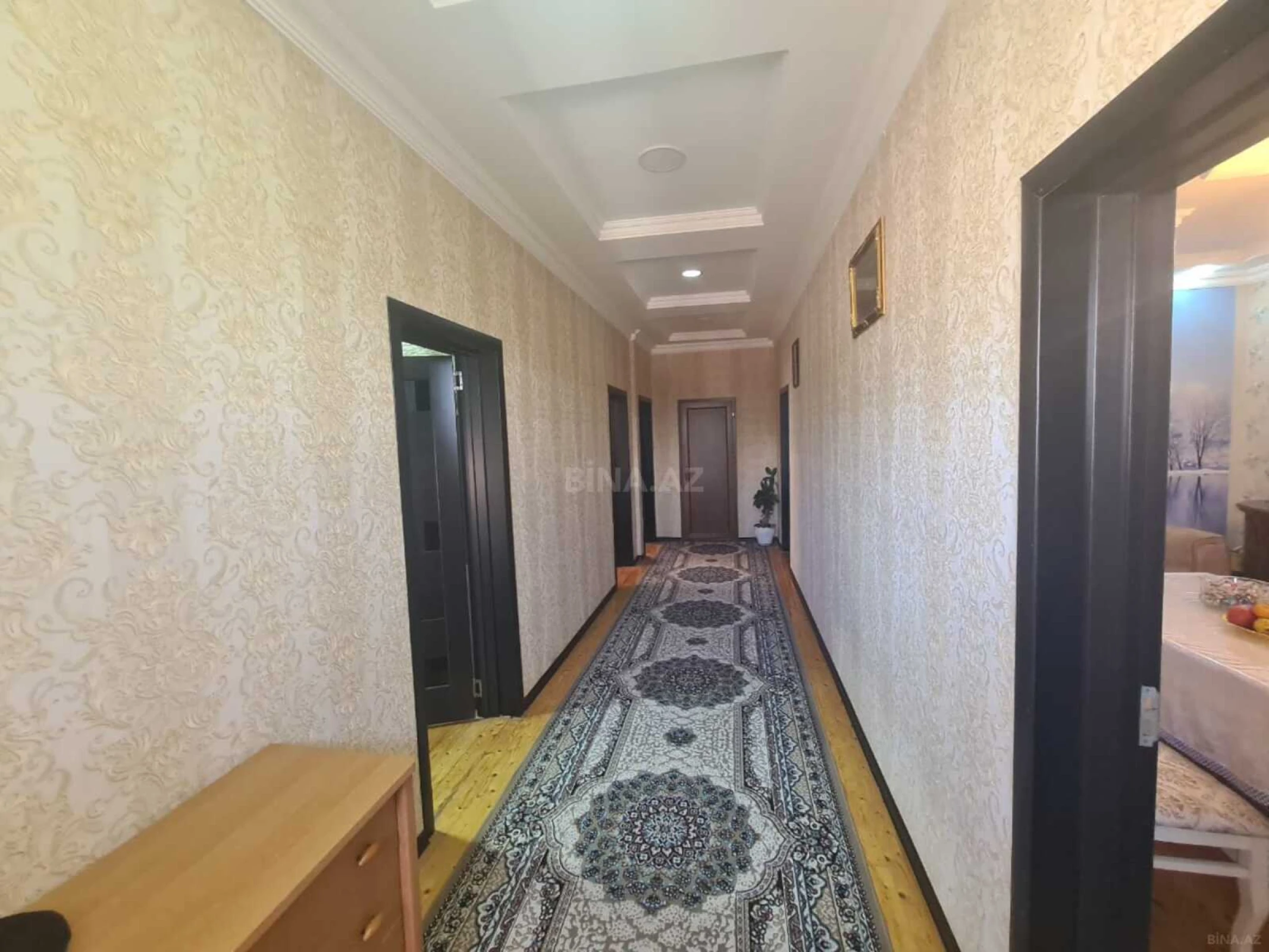 Satılır 6 otaqlı həyət evi 240 m²