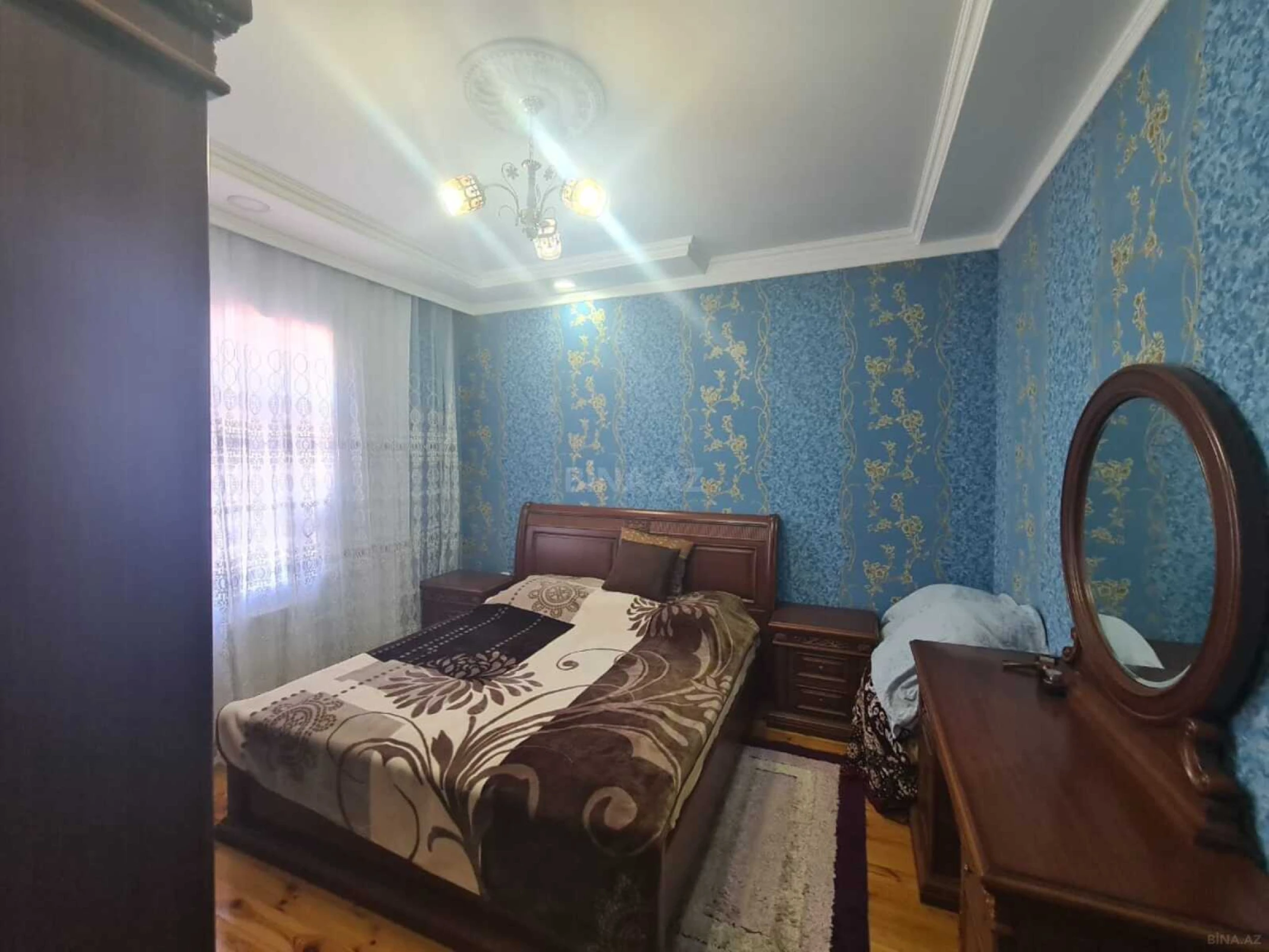 Satılır 6 otaqlı həyət evi 240 m²