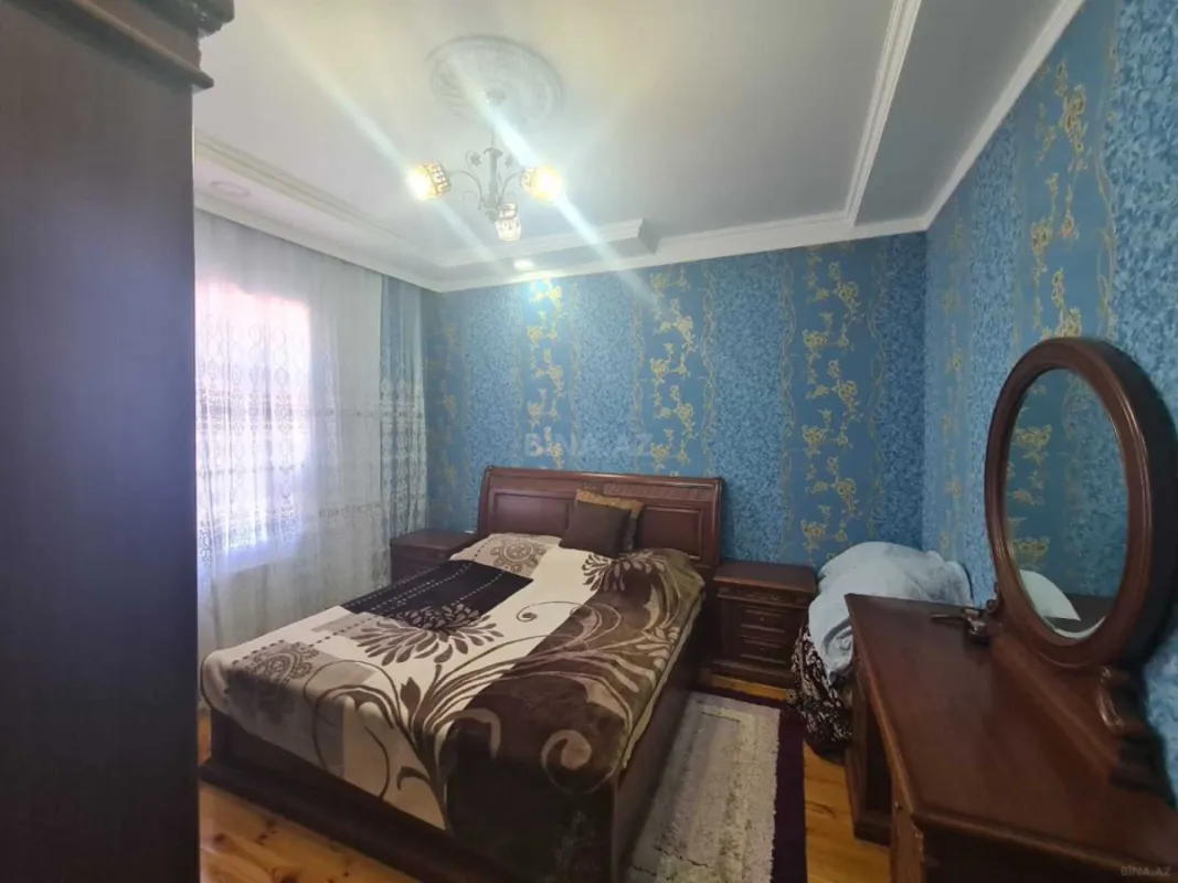 Satılır 6 otaqlı həyət evi 240 m²