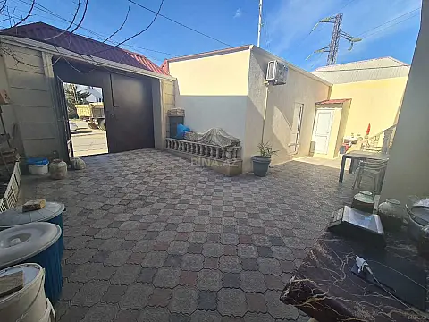 Satılır 6 otaqlı həyət evi 240 m²