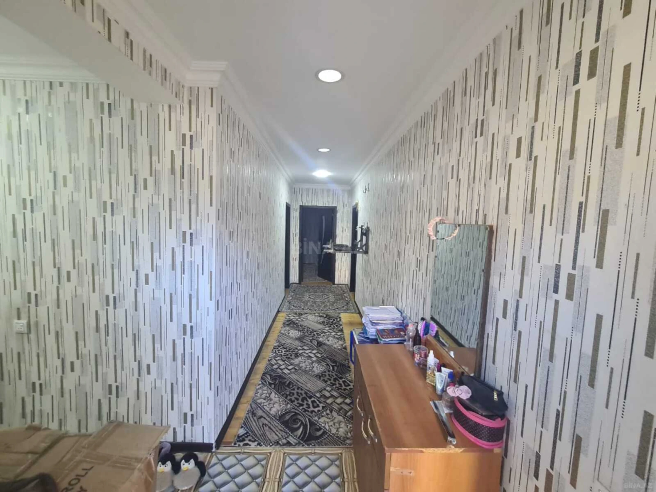 Satılır 6 otaqlı həyət evi 240 m²