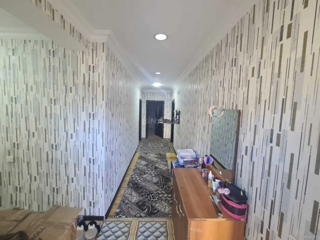 Satılır 6 otaqlı həyət evi 240 m²