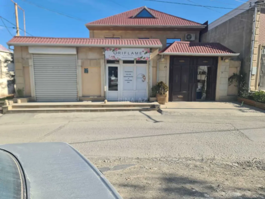 Satılır 6 otaqlı həyət evi 240 m²