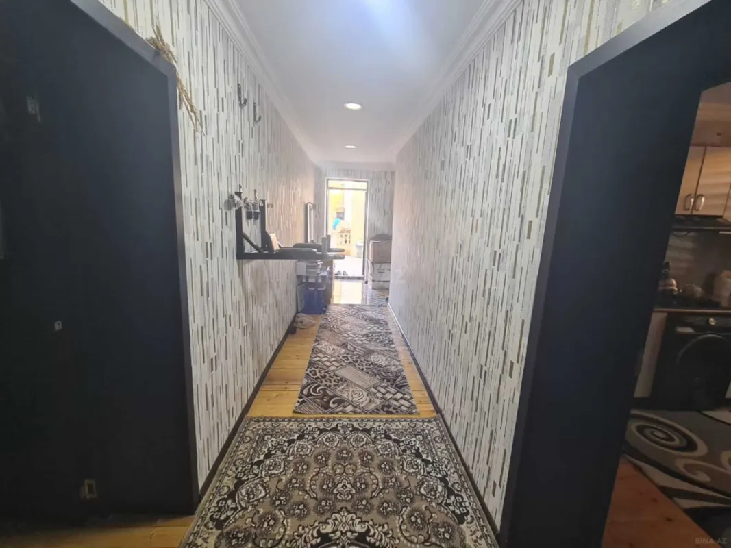 Satılır 6 otaqlı həyət evi 240 m²