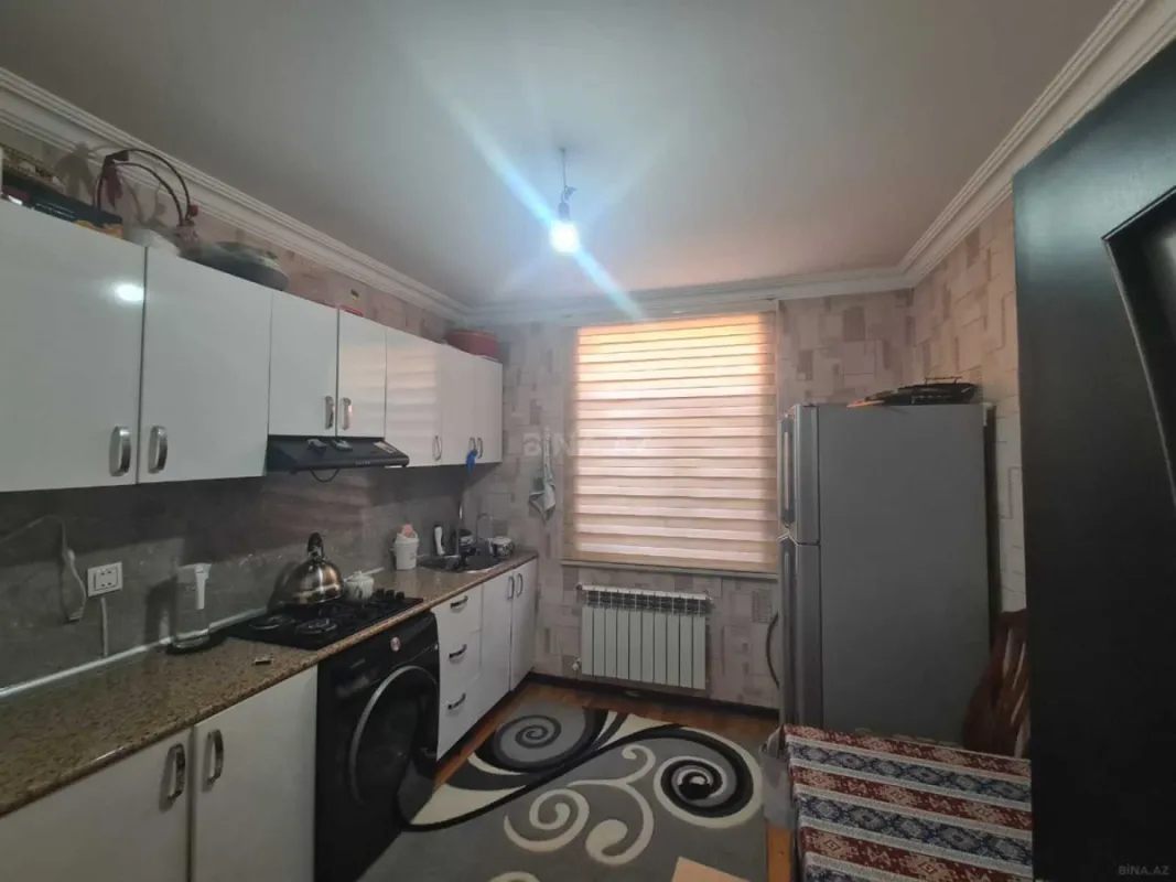 Satılır 6 otaqlı həyət evi 240 m²