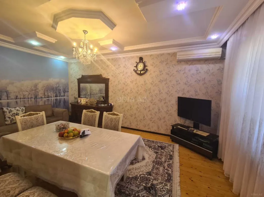 Satılır 6 otaqlı həyət evi 240 m²