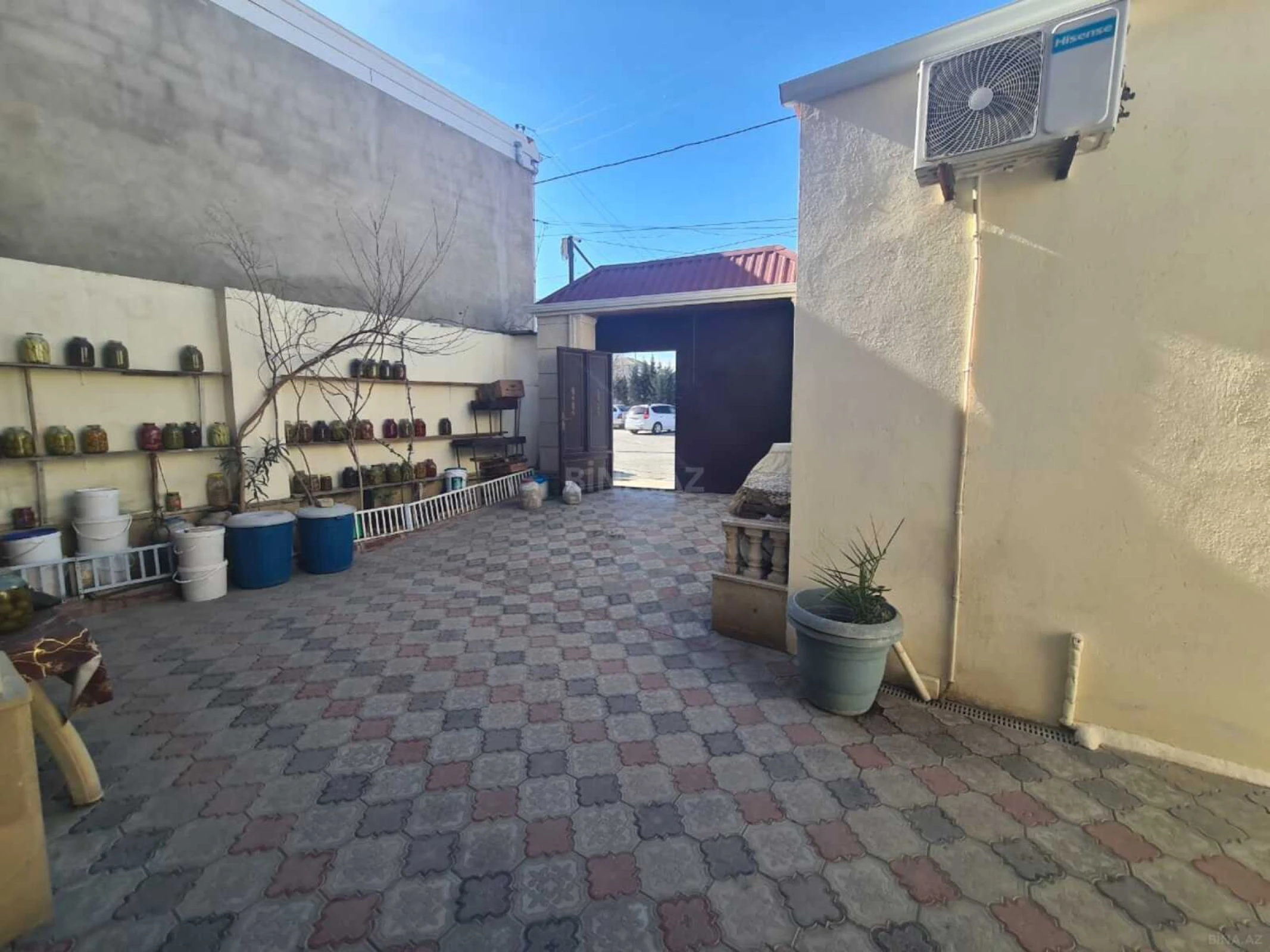 Satılır 6 otaqlı həyət evi 240 m²