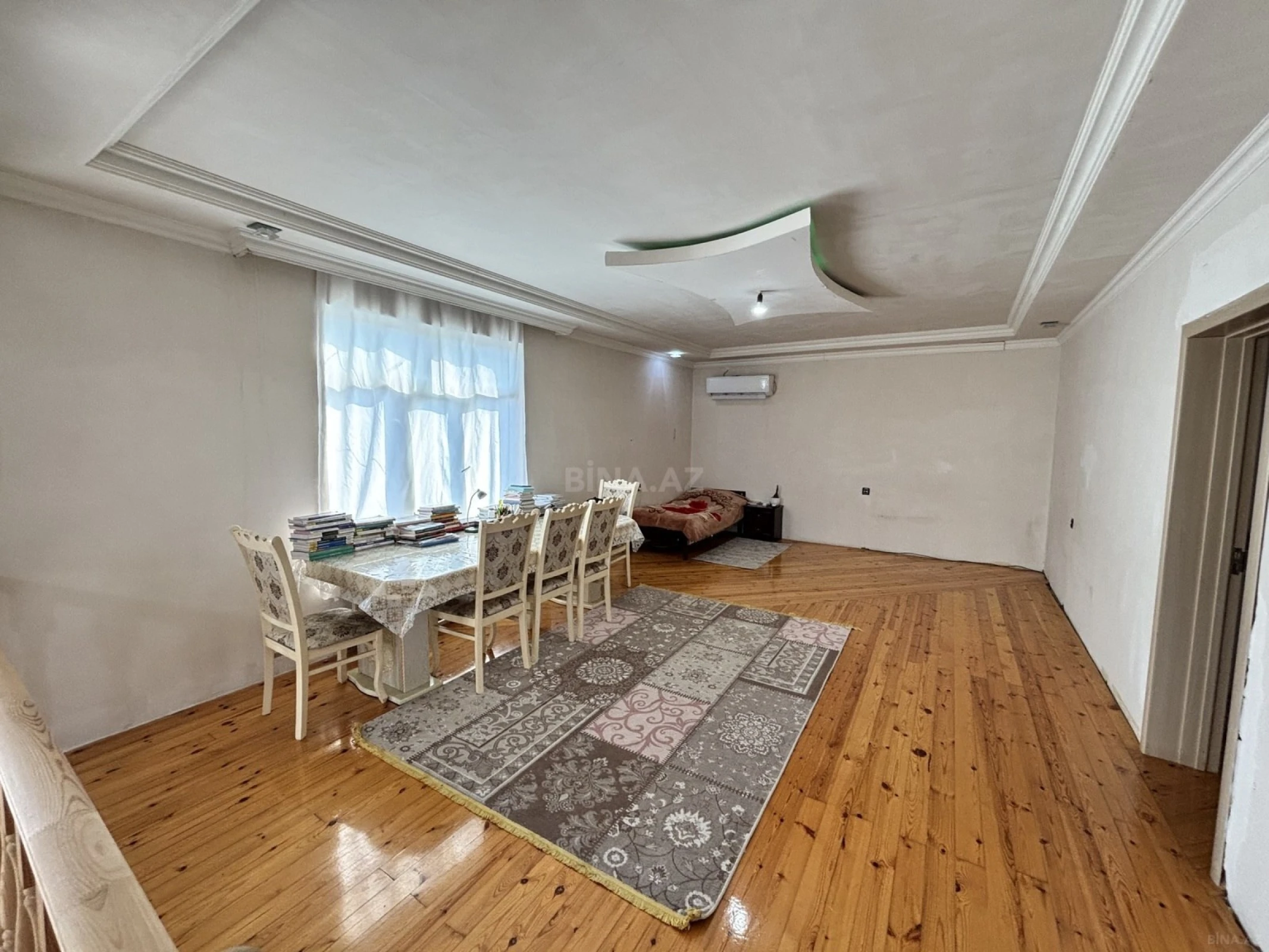 Satılır 10 otaqlı həyət evi 320 m²