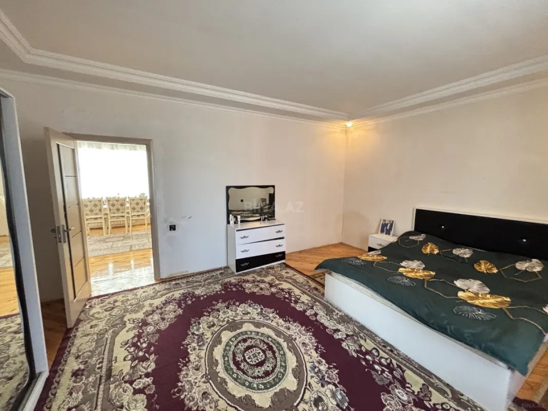 Satılır 10 otaqlı həyət evi 320 m²