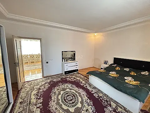 Satılır 10 otaqlı həyət evi 320 m²