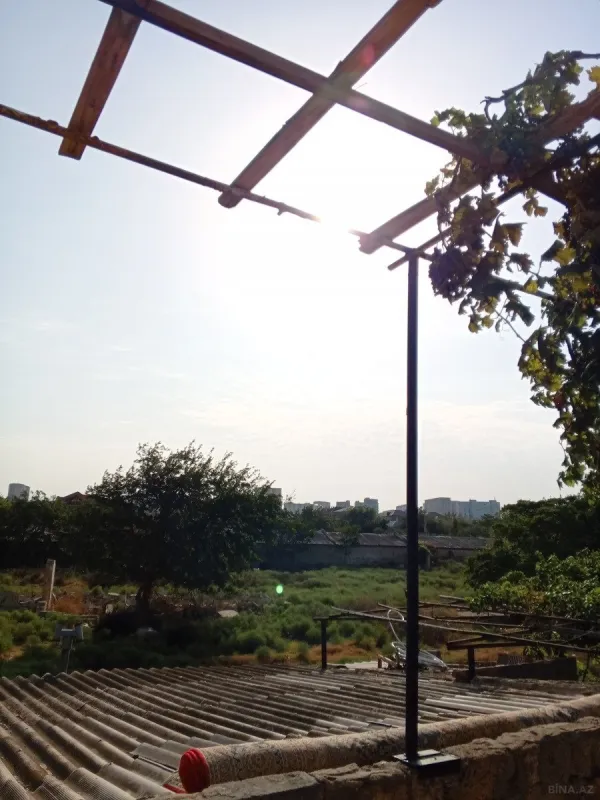 Satılır 10 otaqlı həyət evi 320 m²