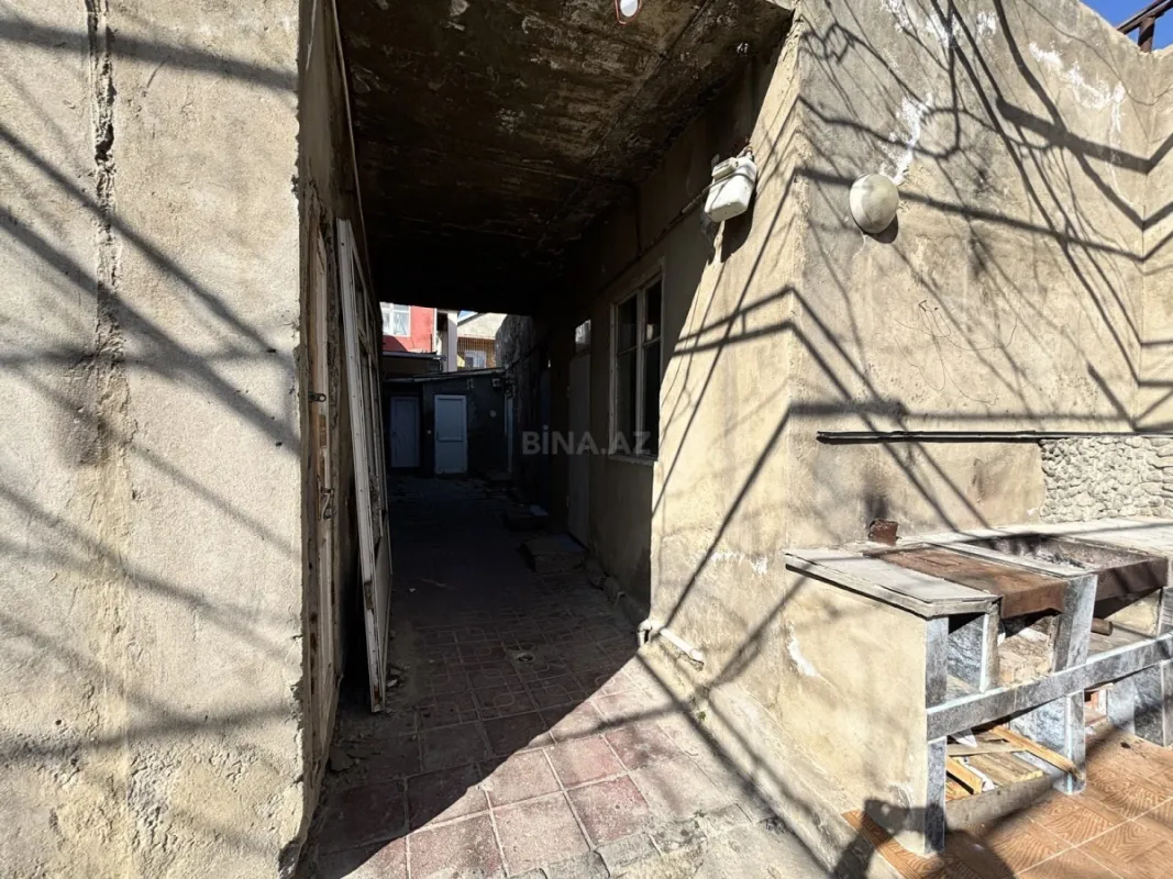Satılır 10 otaqlı həyət evi 320 m²