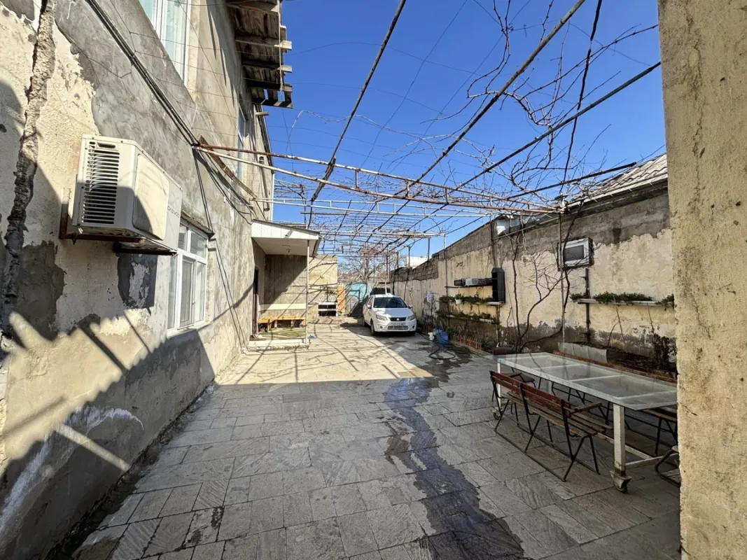 Satılır 10 otaqlı həyət evi 320 m²