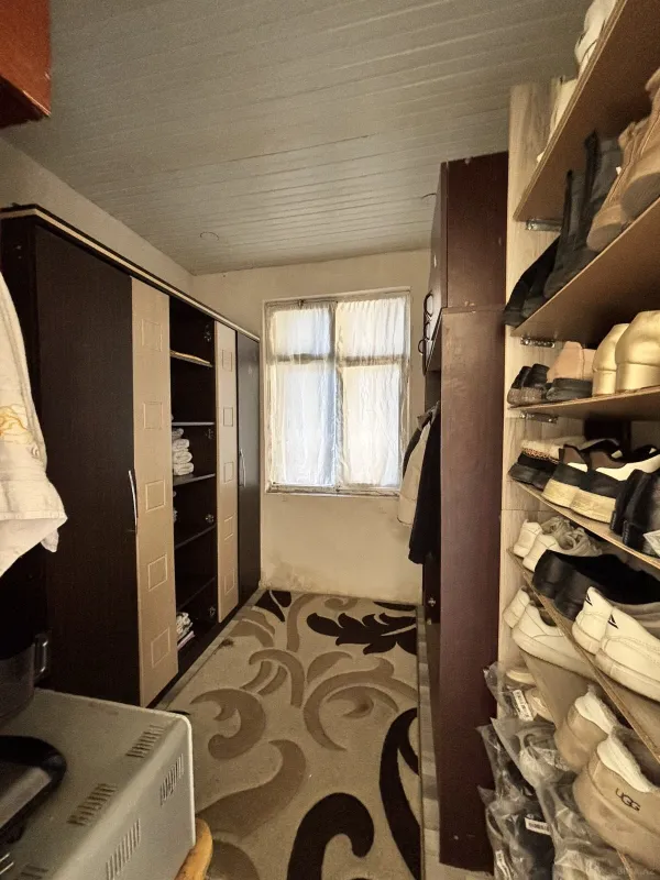 Satılır 10 otaqlı həyət evi 320 m²