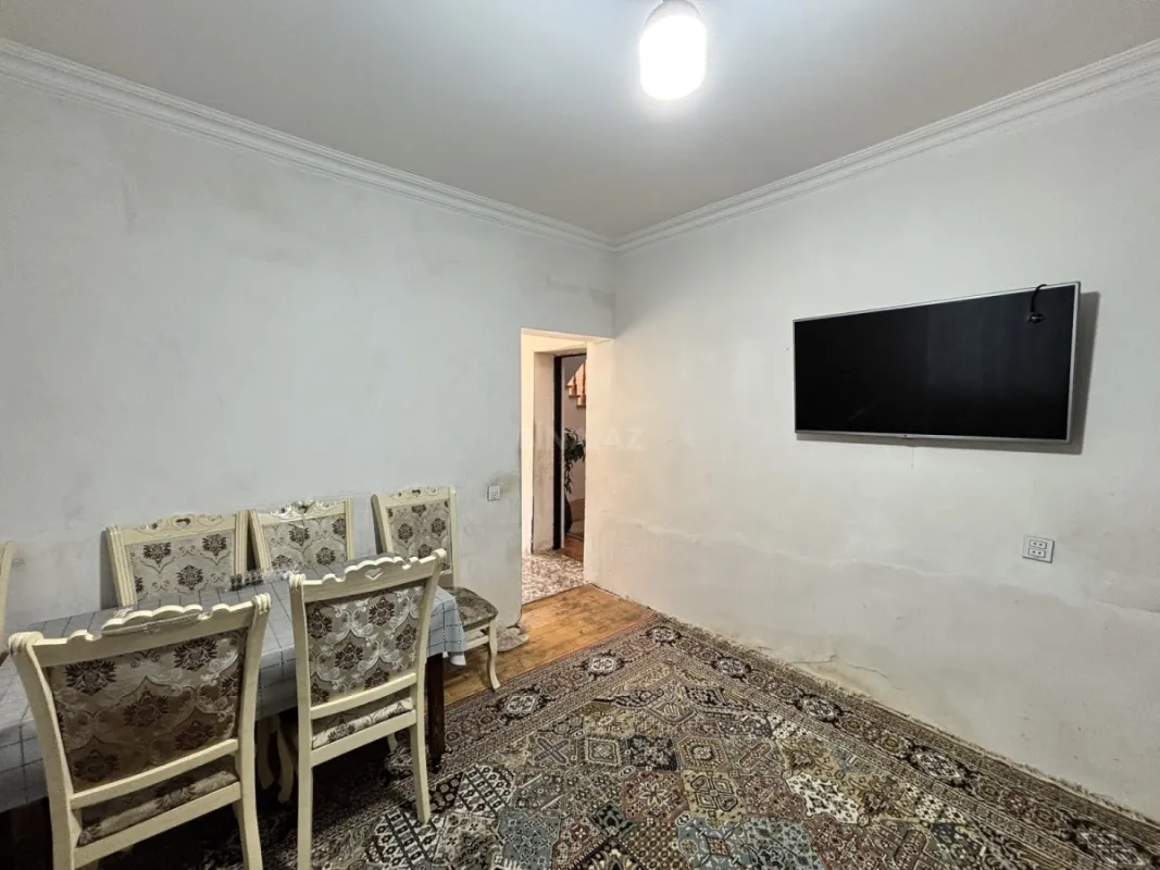 Satılır 10 otaqlı həyət evi 320 m²